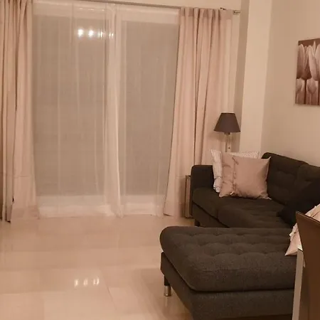 Neptuno 2b Menyber Apartment *